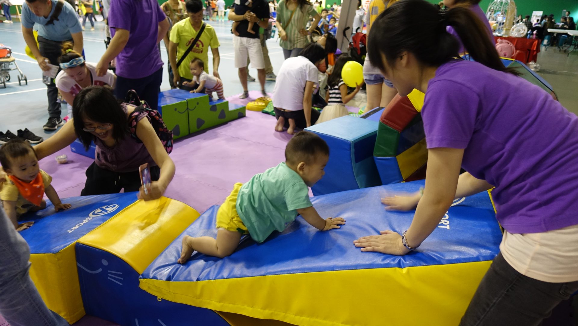 e-baby宝宝爬行比赛暨活力宝贝运动会,宝贝老板迷你乖全纪录,闯关活动